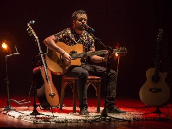 O cantor Renan Scarpati é da região e está na programação de shows