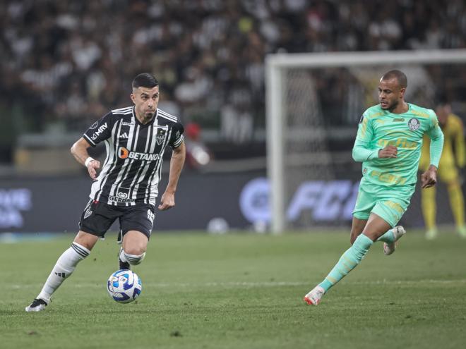 O argentino Batagllia está confirmado no meio campo do Galo, em noite de superação