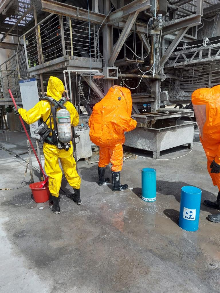 Vazamento de ácido nítrico 53% demandou ação dos bombeiros; não houve vítimas