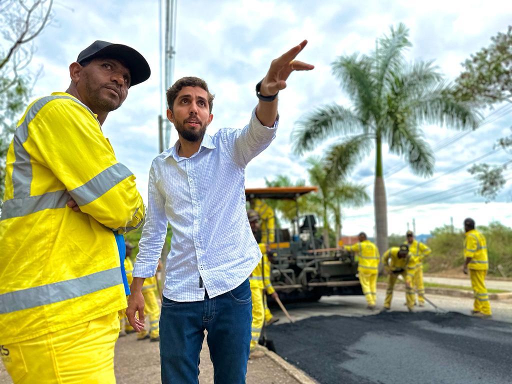 O prefeito de Ipatinga, Gustavo Nunes, visitou as obras  