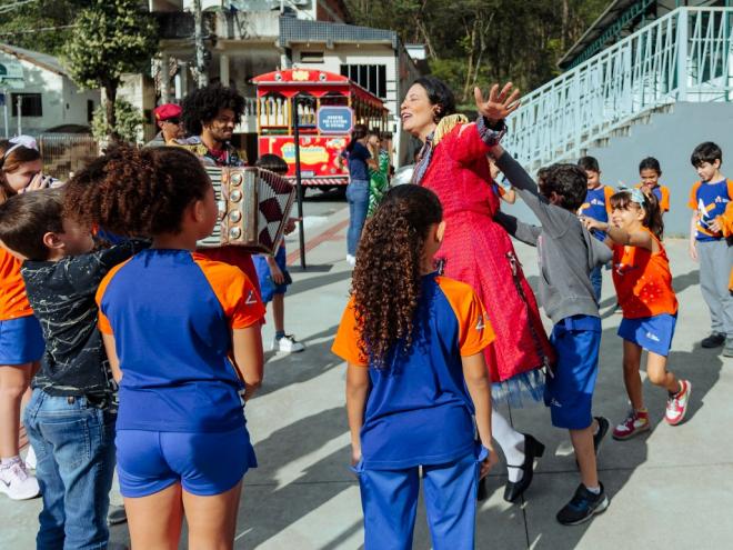 A iniciativa utiliza didática lúdica e inspiradora nas visitas