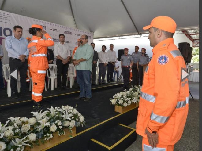  Durante a solenidade, o governador em exercício ainda anunciou a aquisição de aeronave e a construção de uma base aérea do Samu, que vai atender toda a região Leste do estado