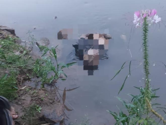O cadáver se encontrava as margens do rio Piracicaba, em local de difícil acesso. 