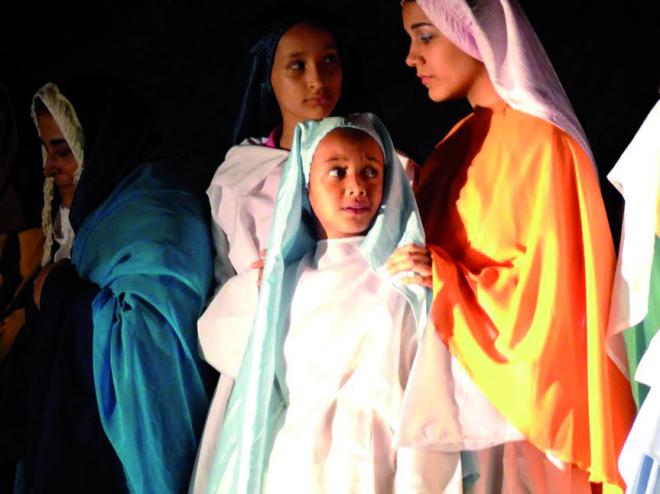 No palco, alunos do Interferências em formação