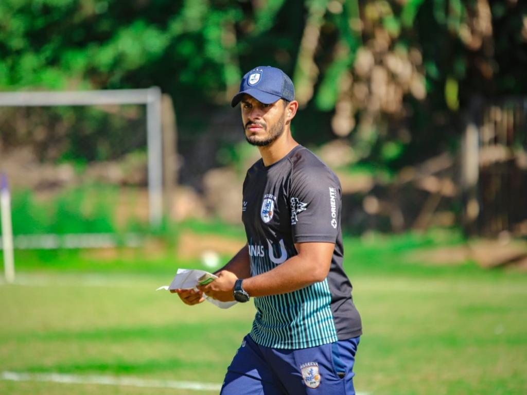 Guilherme Cangussu treinador do sub-17