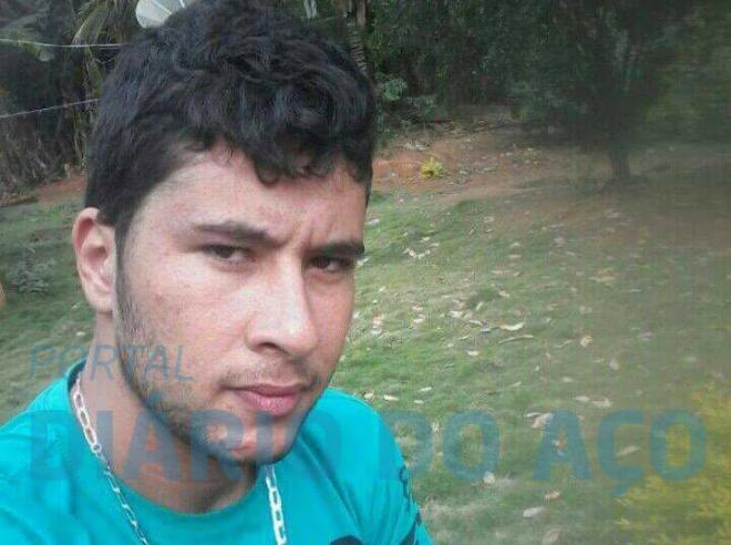 Mateus Henrique Campos, de 19 anos, foi baleado ainda dentro da casa