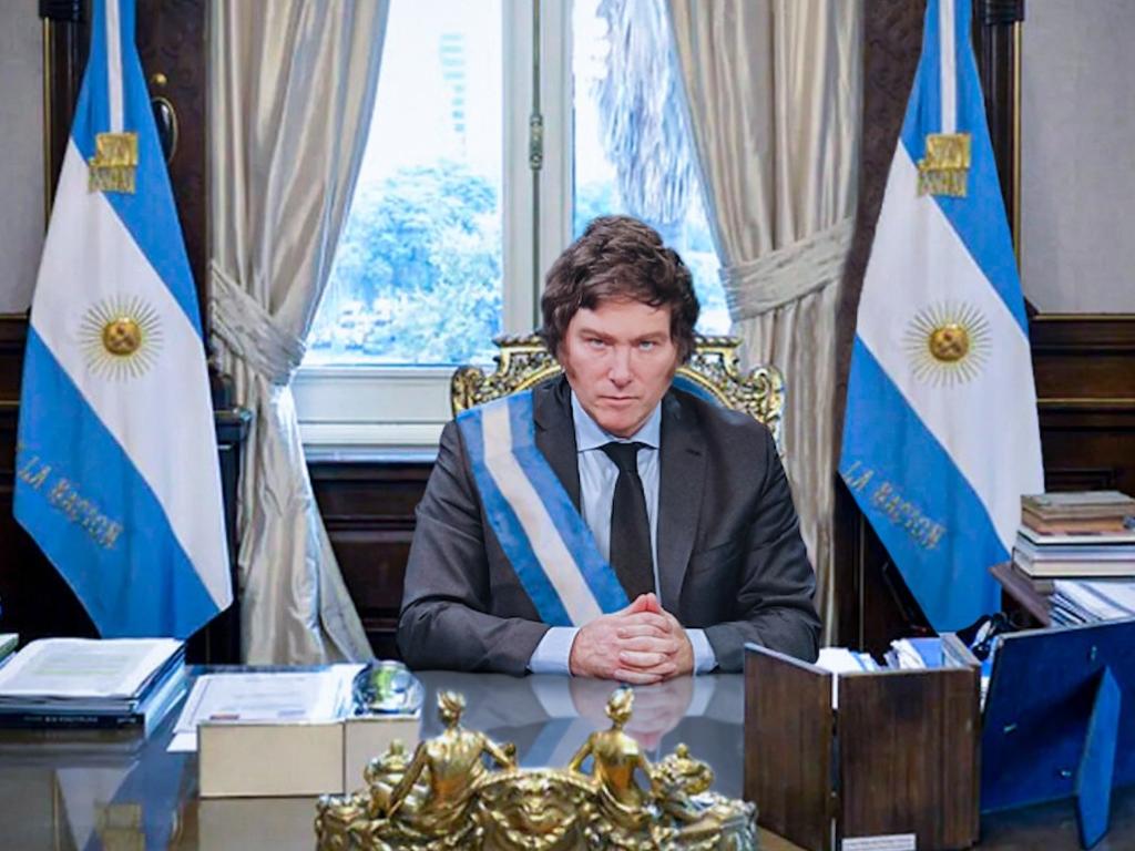 O novo mandatário foi declarado presidente do país às 11h20 da manhã.