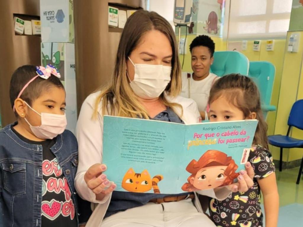 Além de escolas e bibliotecas públicas, a obra também já foi adotada em diversos hospitais de câncer 