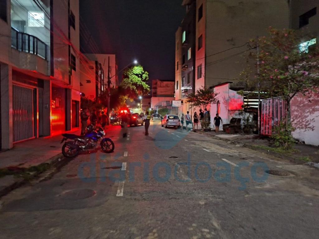 Crime foi registrado na noite desta segunda-feira, na rua Inconfidência Mineira