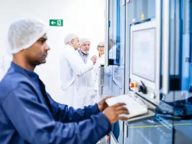 Presidente Lula visita planta de produção de insulina da Biomm, em Nova Lima/MG