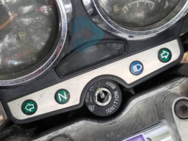 Em uma das motos a chave mixa quebrou no miolo da ignição 