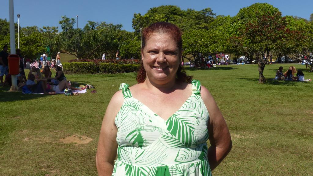 Elaine Aparecida de Almeida Silva, 47, vigilante da prefeitura. Foi bastante acolhedora. Na verdade, Ipatinga é uma cidade acolhedora. Tem mais de 20 anos que eu moro aqui. Eu gosto da tranquilidade do município. Acho que por ser uma cidade que é até grande, é muito tranquila. Principalmente em questões de segurança. Para mim, trata-se de uma cidade que cuida bem da população. E cuida muito bem da paisagem”.