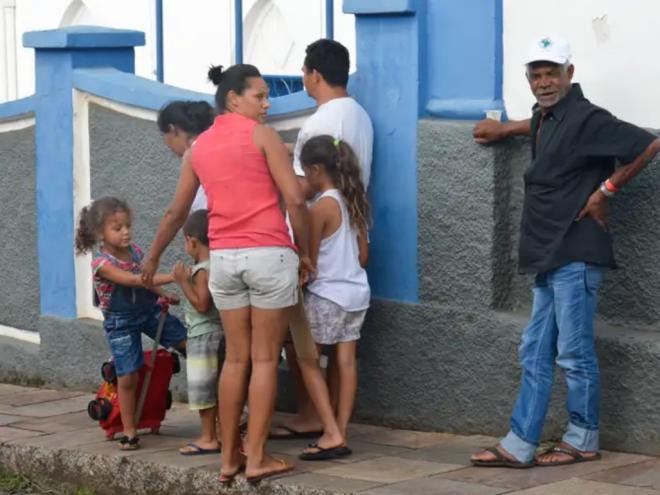 Mariana - Atingidos por rompimento de barragem em Mariana (MG) são levados para hoteis 