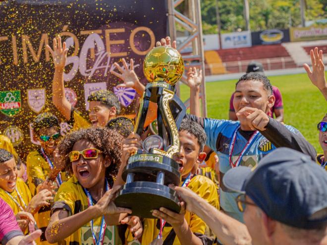 No Sub-12, quem ficou com o título foram os garotos do CTCE