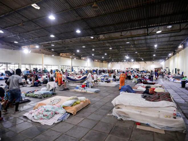 O número de pessoas em abrigos no Rio Grande do Sul por causa das cheias já passa de 80 mil pessoas, nesta quarta-feira (15) e o número de vidas perdidas chega 149 e 124 pessoas continuam desaparecidas 