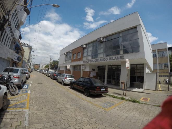 Os estagiários receberão bolsa de R$ 1.333,00 ou R$ 2.000,00, dependendo do nível de estudo