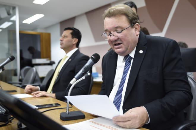 O deputado Celinho Sintrocel afirma que é contra as propostas do governo de Minas que prejudicam os servidores estaduais 