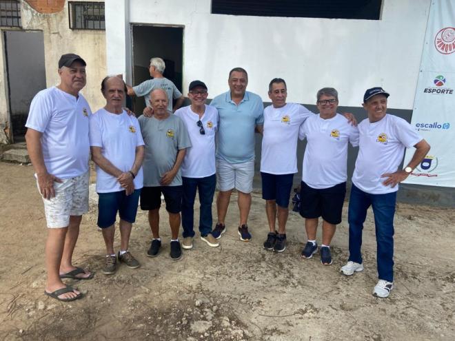 Os times foram mesclados de maneira que todos os que tiveram disposição entrassem em campo