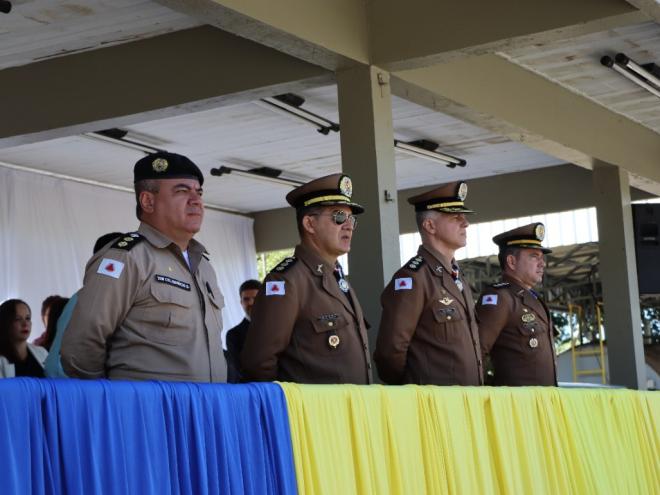 A homenagem foi realizada no pátio do 14º Batalhão