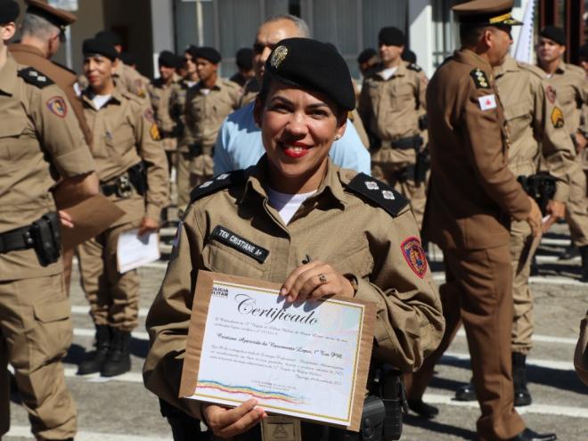 Durante o evento, 73 pessoas foram homenageadas