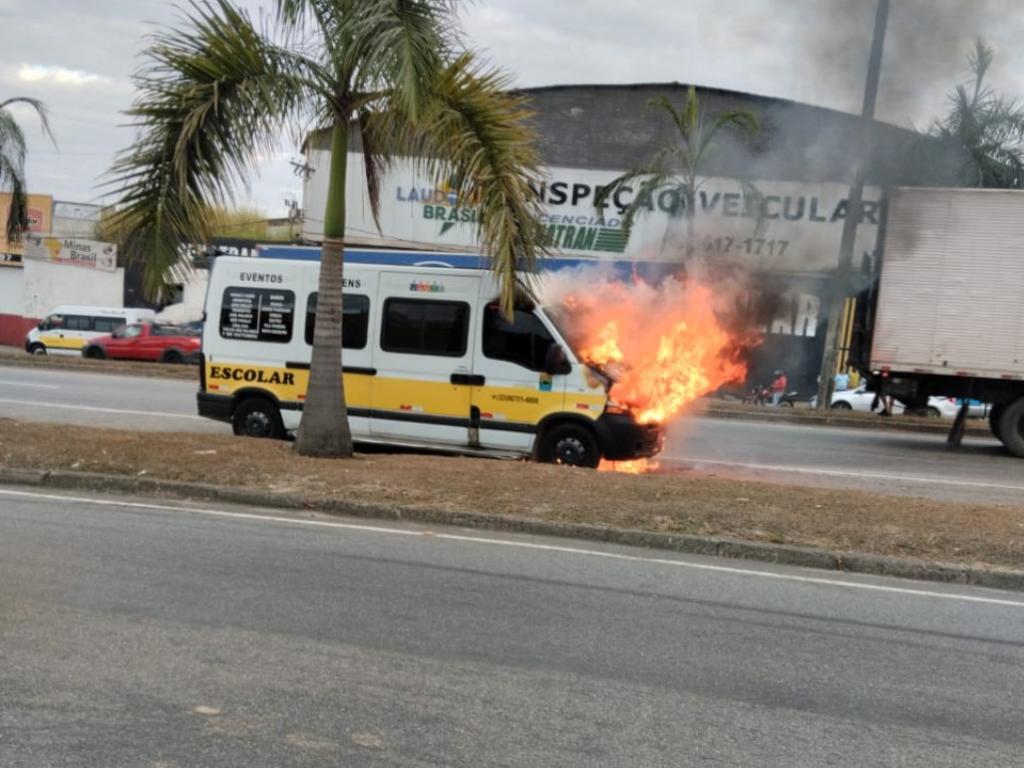 Motorista esta sozinho na hora em que o incêndio começou 