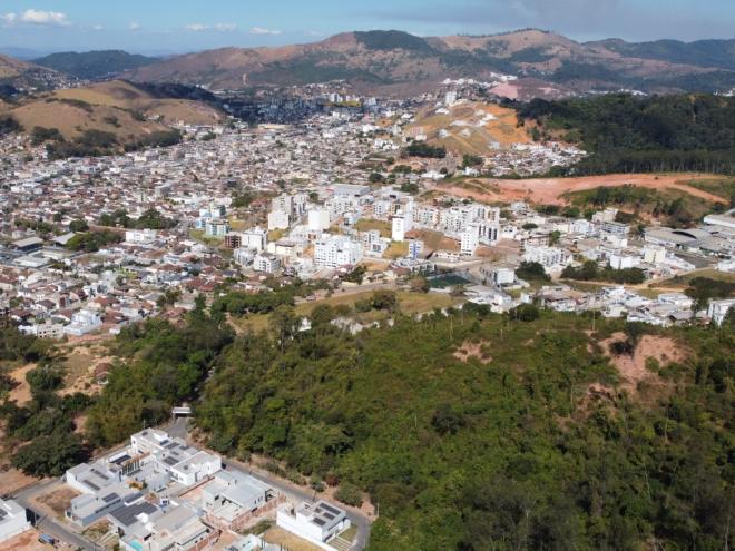 Administração garante que estudos comprovam que local não possui vegetação que justifique preservação 