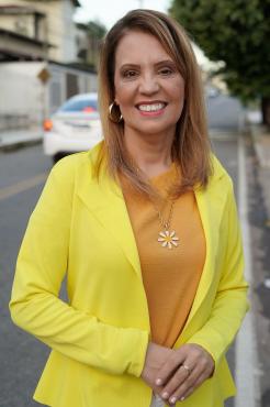 A advogada e líder social de 58 anos é a única presença feminina nas eleições majoritárias municipais na cidade