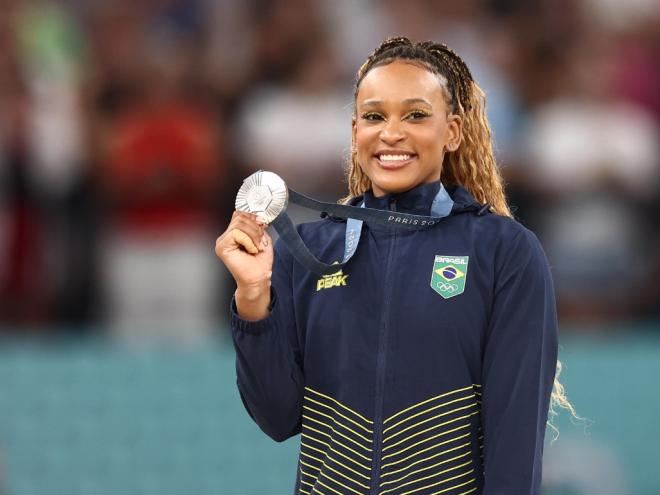 omando as duas medalhas conquistadas em Tóquio, Rebeca se torna isoladamente a mulher brasileira com mais medalhas na história dos Jogos Olímpicos