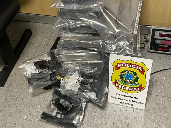 Material estava dentro de um carro, parado pela PF na BR-381 em Itatiaiuçu 