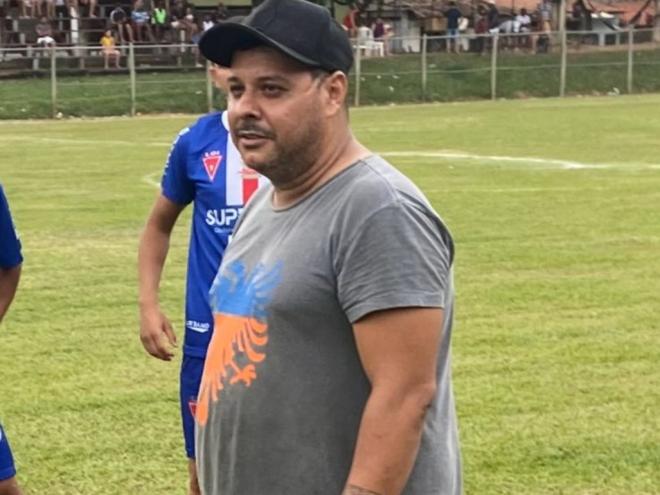 O técnico Jean Silva comanda o Recanto em busca do acesso à Segundona
