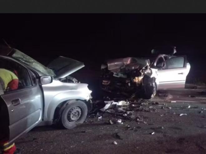 No acidente na BR-101 em Fundão (ES) morreram pai, mãe e três filhos que estavam em um Fiat Uno 