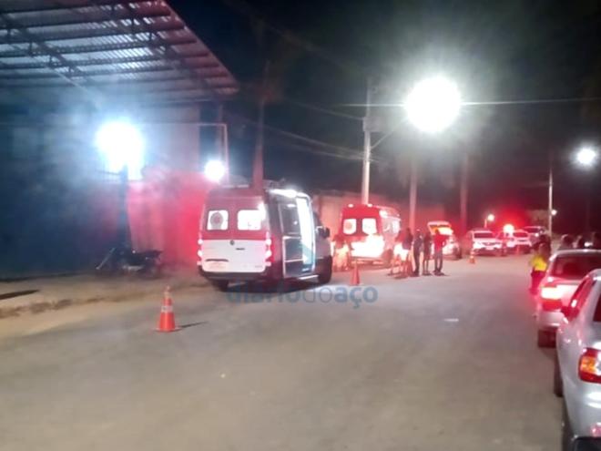 As equipes de resgate acionadas para atendimento das vítimas feridas que estavam na motocicleta