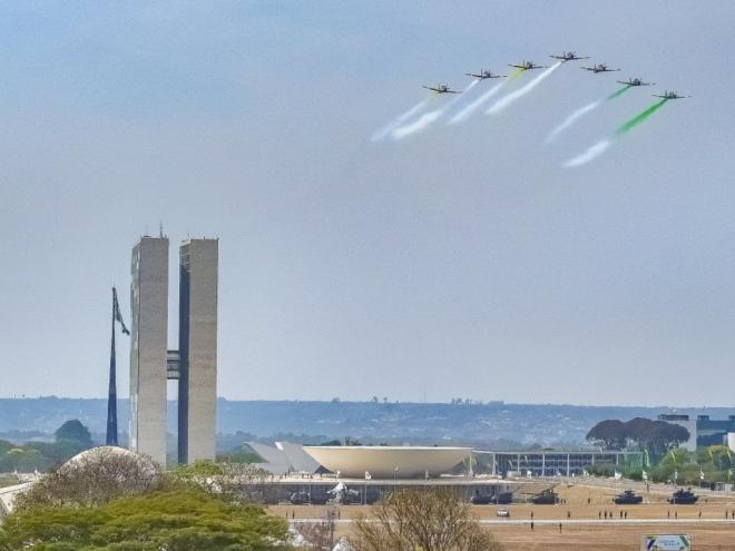 Esquadrilha da Fumaça: neste sábado, Brasília completou 137 dias sem chuvas