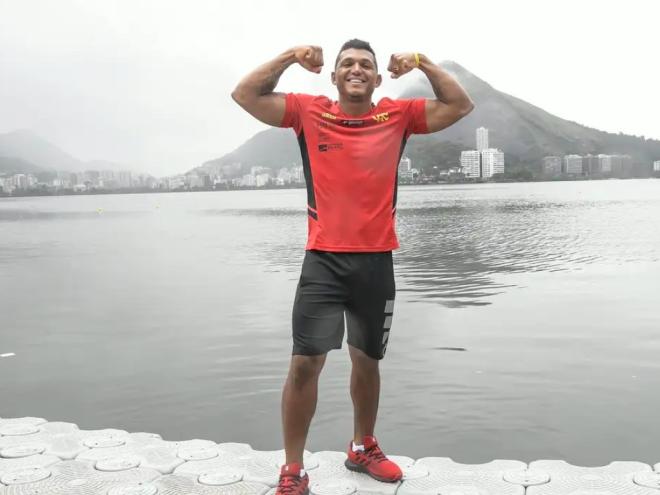 O baiano, que defendeu as cores do Flamengo na competição, completou a prova em 4min01s870