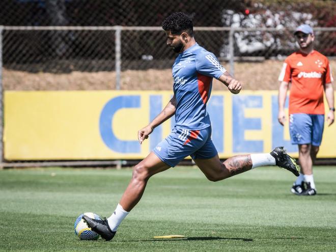 Zagueiro João Marcelo é um dos titulares absolutos da Raposa