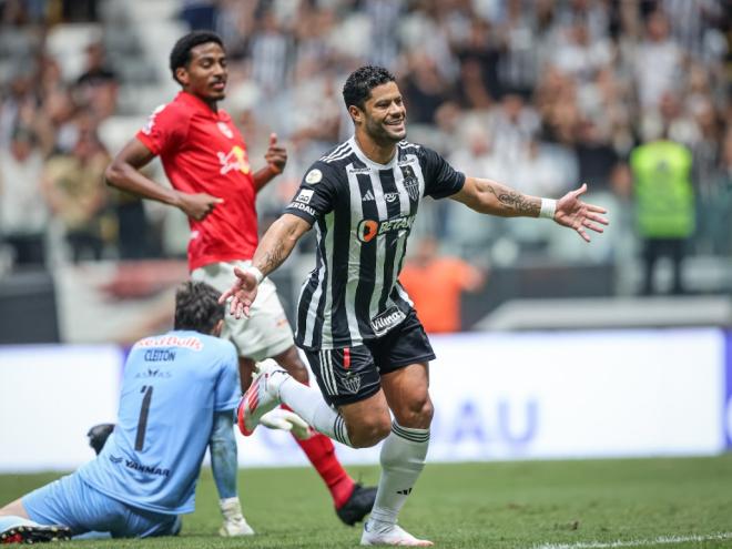 Os gols foram de Hulk, Cadu e Deyverson