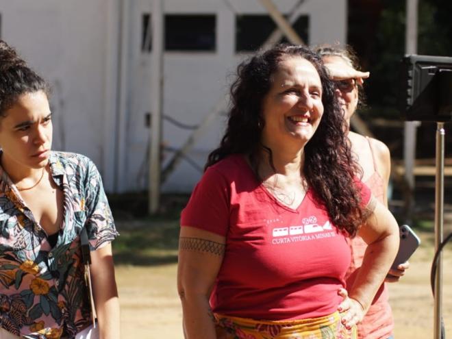 A atriz e produtora Luzia Di Resende: ''de forma leve''
