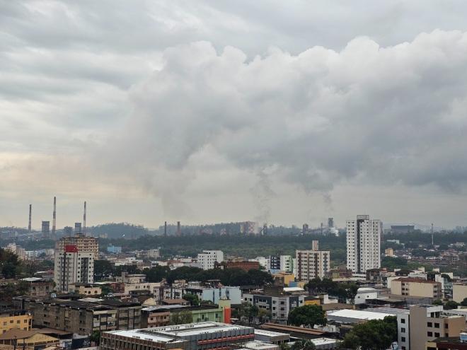 Chuva de quarta-feira chegou com atraso de 30 dias e marcada por rajadas de vento 