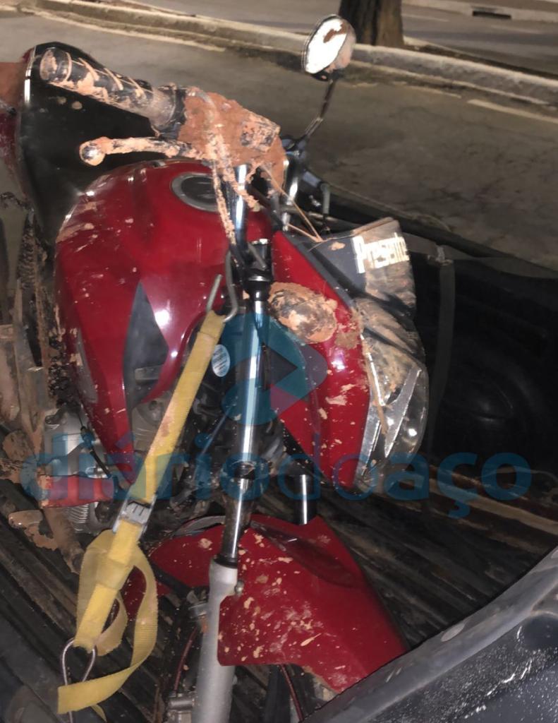 Moto foi tomada em assalto no semáforo da rua Maria Matos, no Centro de Coronel Fabriciano 