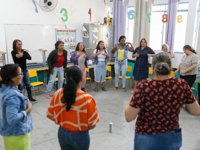 Professores de educação infantil participam da atividade