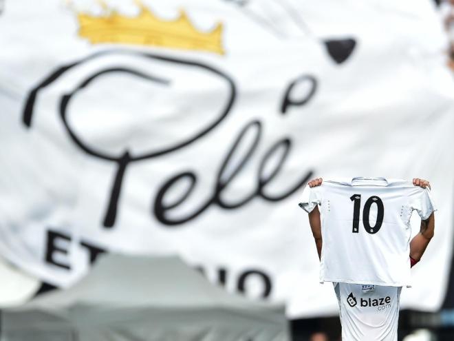 O número emblemático de Pelé não foi utilizado na campanha da Segunda Divisão