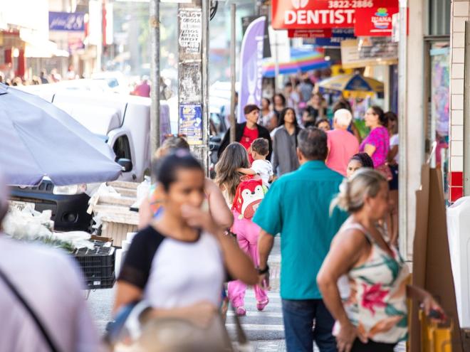 Novo piso salarial será de R$ 1.704,00; retroativo será pago em dezembro