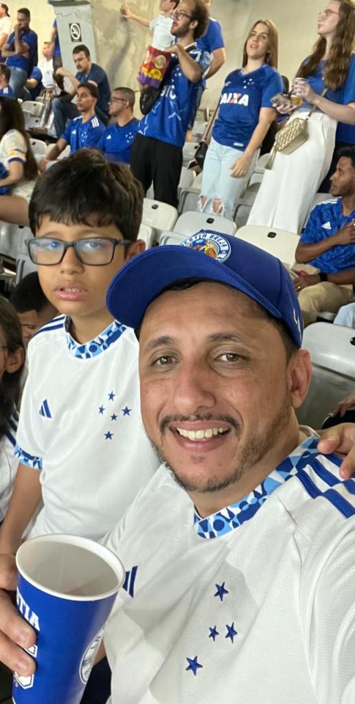 Diácomo Sena e o filho Leonardo, de 10 anos, vão assistir ao jogo e passar um pequeno período de férias em Assunção