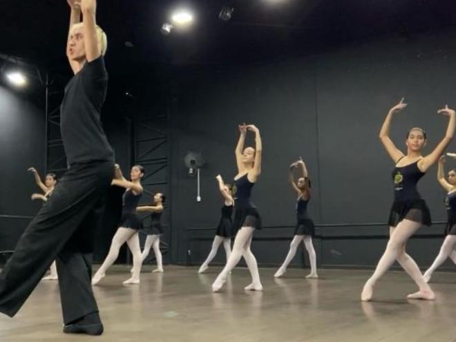 As aulas são ministradas gratuitamente desde agosto por profissionais de dança, em Ipatinga