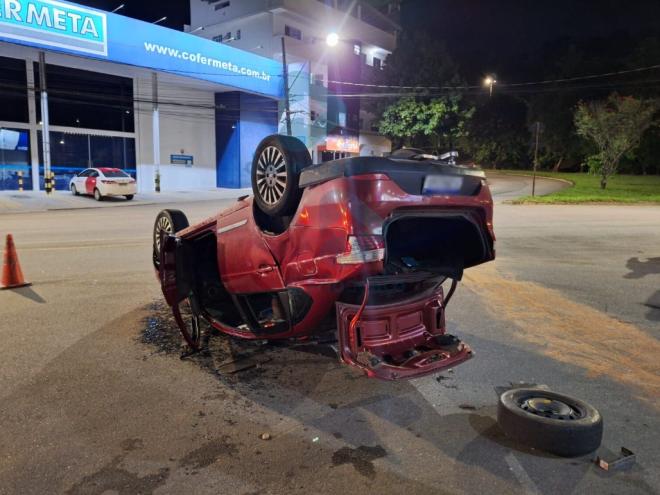 O acidente aconteceu na avenida Brasil, nas proximidades da BR-381