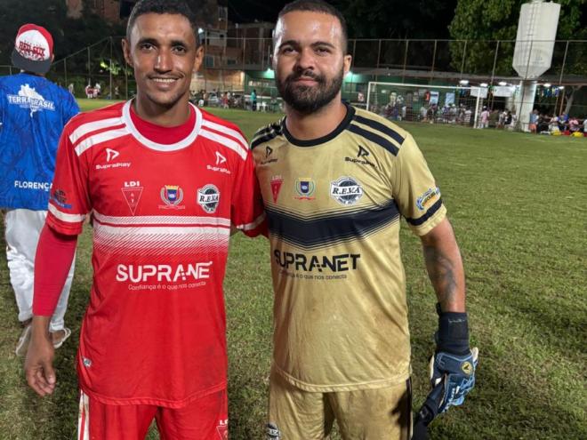 O goleiro Jhuly e o meia Michel: duas estrelas do Vale Alto em busca do título inédito