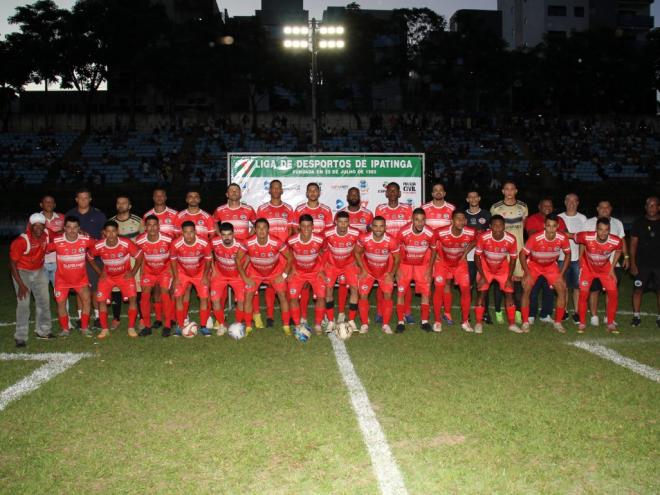 O time campeão posou com estilo antes da conquista inédita