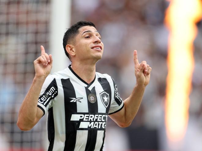 Savarino fez um dos gols da vitória do Fogão sobre o São Paulo