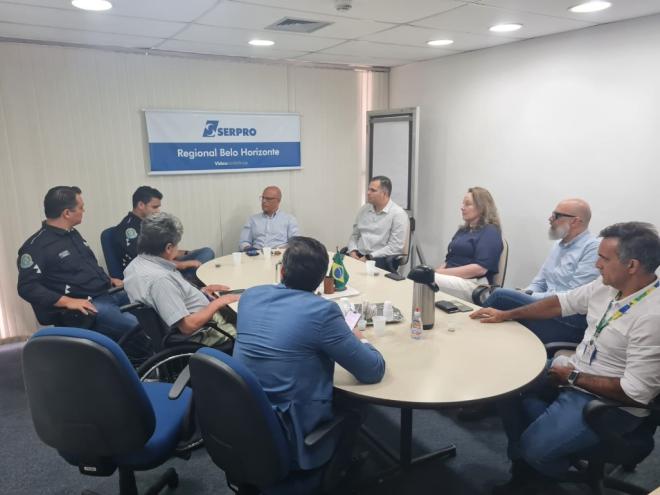 Movimento Pró-Vidas se reúne em BH para conhecer proposta de ações da Nova 381 nos 100 primeiros dias após assinatura do Contrato de Concessão