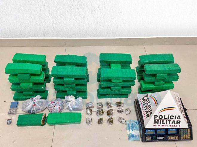 Carga de maconha foi apreendida no alto do bairro Bethânia na noite de quarta-feira (11/12)
